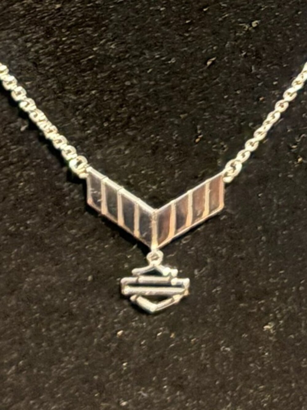 HARLEY DAVIDSON OPEN BAR & SHIELD STERLING SILVER NECKLACE